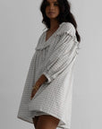 Babydoll - jurk met witte strepen en ruches met V - hals en armbanden - Bella Fit™