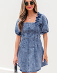 Blauwe denim bustier mini - jurk met vierkante hals, ruches en pofmouwen - Bella Fit™