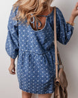 Blauwe denimjurk met textuur, open rug en losvallende pasvorm - Bella Fit™
