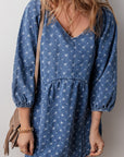 Blauwe denimjurk met textuur, open rug en losvallende pasvorm - Bella Fit™