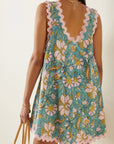 Hemelsblauwe bloemenprint mini - jurk met ric rac - afwerking en V - hals - Bella Fit™