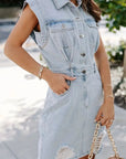 Lichtblauwe denimjurk met wassing, klepzakken en rafelige afwerking - Bella Fit™