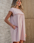 Mini - jurk met rucherand, ronde hals en losse pasvorm - Bella Fit™