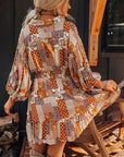 Oranje boho mini - shirtjurk met bloemenprint, pofmouwen en gesmokte taille - Bella Fit™
