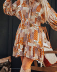 Oranje boho mini - shirtjurk met bloemenprint, pofmouwen en gesmokte taille - Bella Fit™
