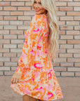 Oranje mini - jurk met abstracte print, gesmokte lantaarnmouwen en ruches - Bella Fit™