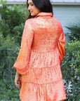 Perzikroze Mini Shirtjurk met Knoopjes, Pofmouwen en Glanzende Metallic Finish - Bella Fit™