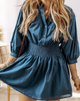Pruisisch blauwe mini - jurk met 3/4 mouwen, gesmokte taille en knoopsluiting - Bella Fit™