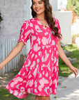 Roze Abstracte Print Jurk met Pofmouwen en Losse Gelaagde Snit - Bella Fit™