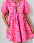Roze mini - jurk met luipaardprint, pofmouwen, strikdetail en hoge taille - Bella Fit™