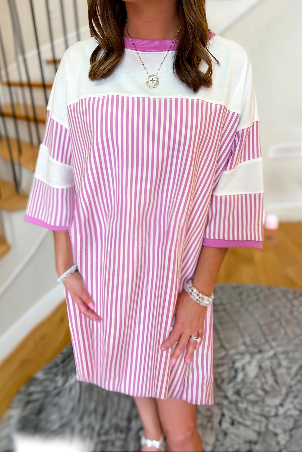Gestreepte patchwork mini - jurk met driekwart mouwen en losse pasvorm - Bella Fit™