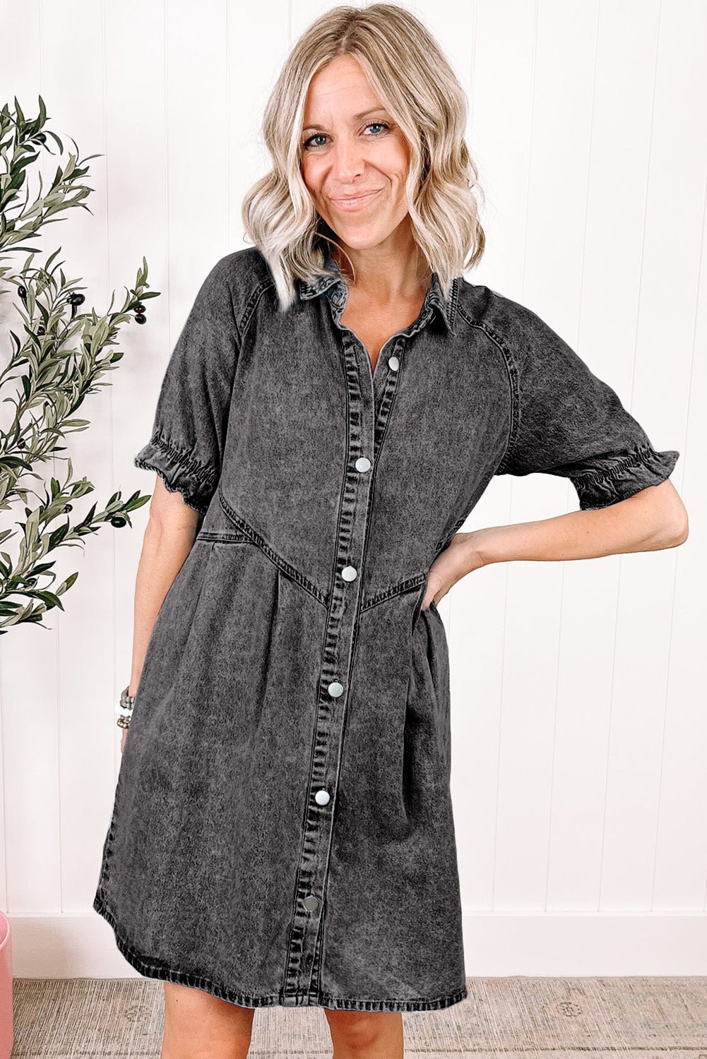 Grijze Denim jurk met Knoopjes, Ruche mouwen en Gewassen Look - Bella Fit™