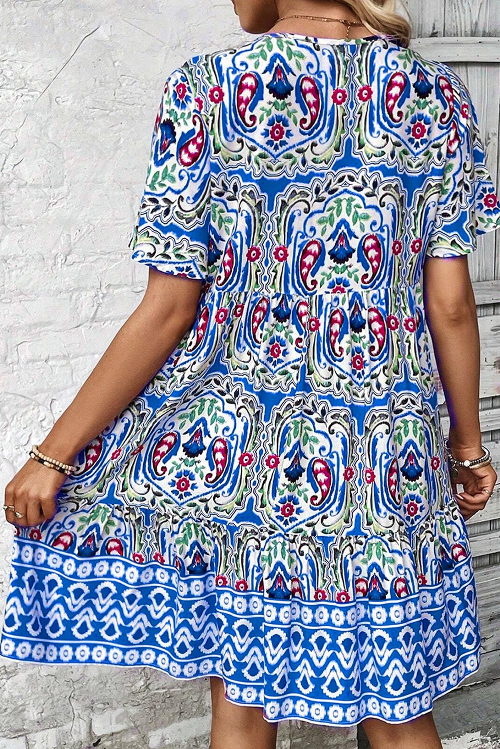 Lichtblauwe Boho Korte Jurk met Halsstrikje en Ruches - Bella Fit™