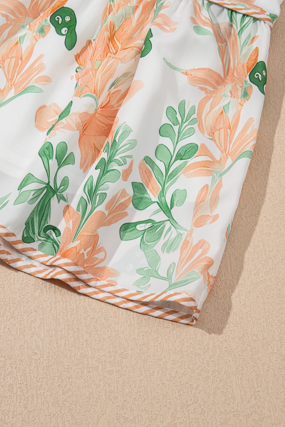 Mini - jurk met Bloemenprint, Contrasterende Randen, Laagjes en Korte Mouwen - Bella Fit™