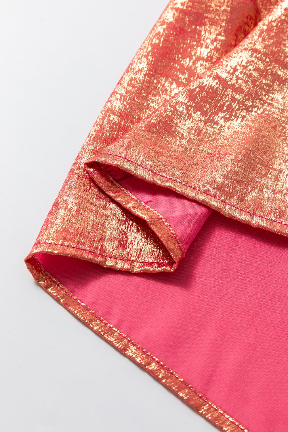 Perzikroze Mini Shirtjurk met Knoopjes, Pofmouwen en Glanzende Metallic Finish - Bella Fit™