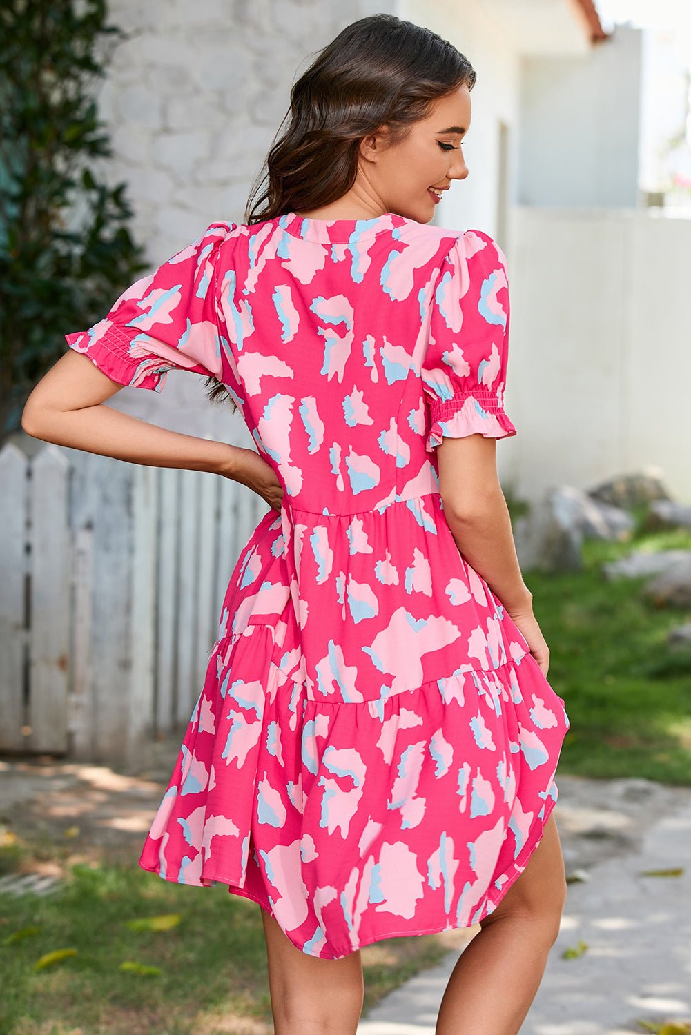 Roze Abstracte Print Jurk met Pofmouwen en Losse Gelaagde Snit - Bella Fit™