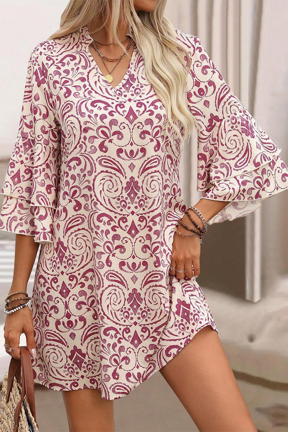 Roze mini - jurk met gelaagde paisley - print, 3/4 mouwen en ingekerfde halslijn - Bella Fit™