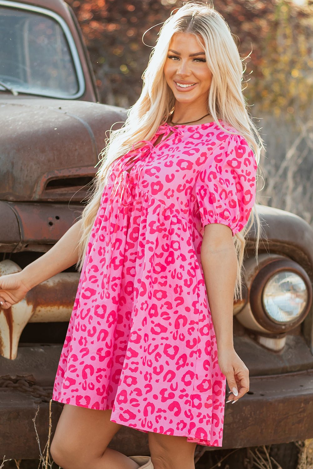 Roze mini - jurk met luipaardprint, pofmouwen, strikdetail en hoge taille - Bella Fit™