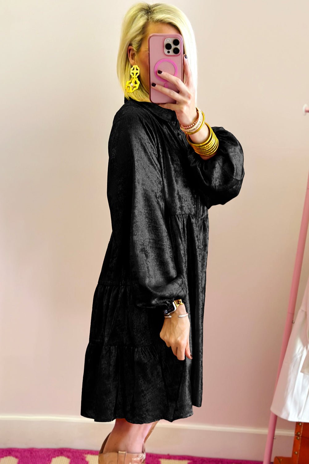 Zwarte Mini Shirtjurk met Metallic Glans, Pofmouwen en Knoopsluiting - Bella Fit™