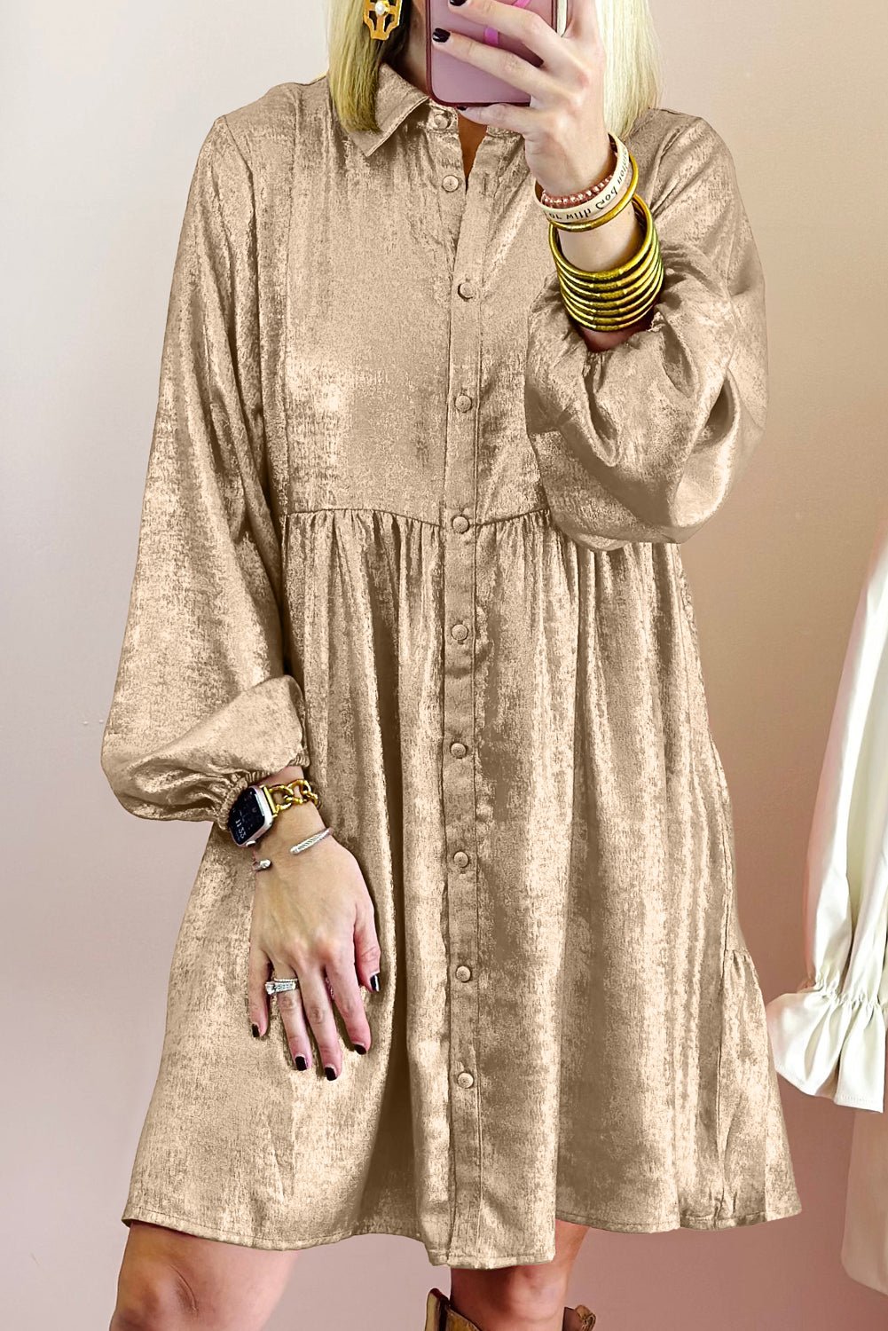 Zwarte Mini Shirtjurk met Metallic Glans, Pofmouwen en Knoopsluiting - Bella Fit™