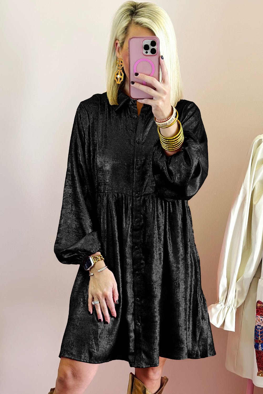 Zwarte Mini Shirtjurk met Metallic Glans, Pofmouwen en Knoopsluiting - Bella Fit™