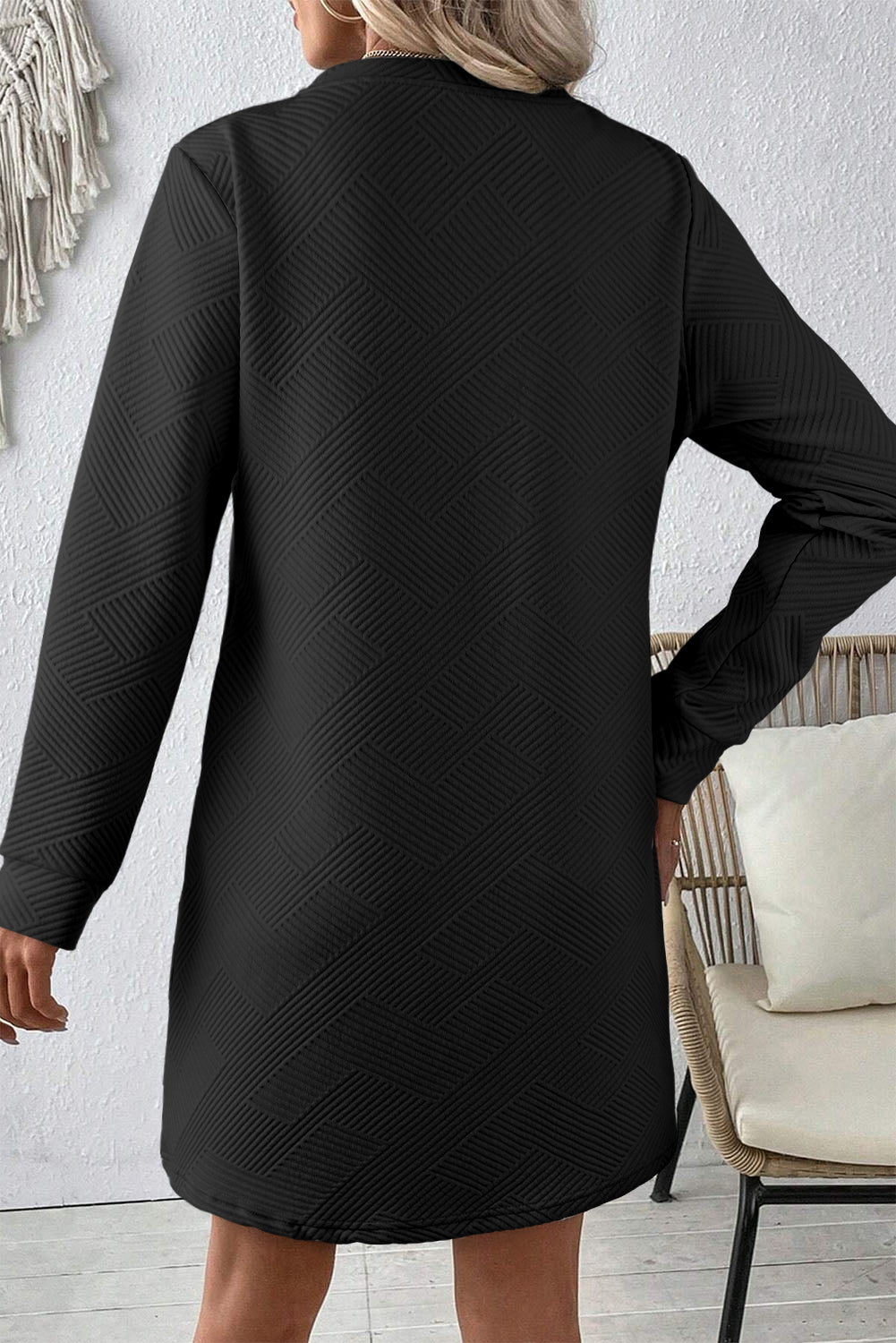 Zwarte Rechtvallende Jurk met Textuur en Lange Mouwen - Bella Fit™