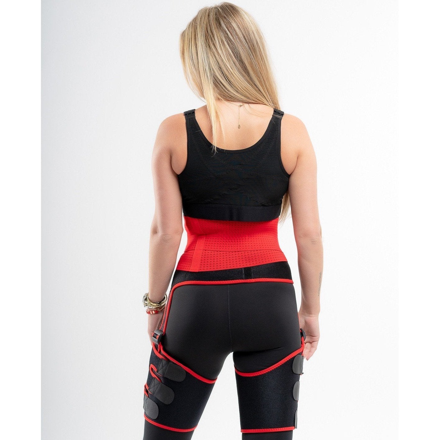 Sacha - waist trainer tijdens sporten - Bella Fit™